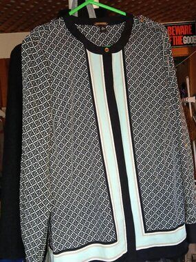 Dana Buchman Geometric Print Long Sleeve (Adjustable Sleeve) Blouse Size 10